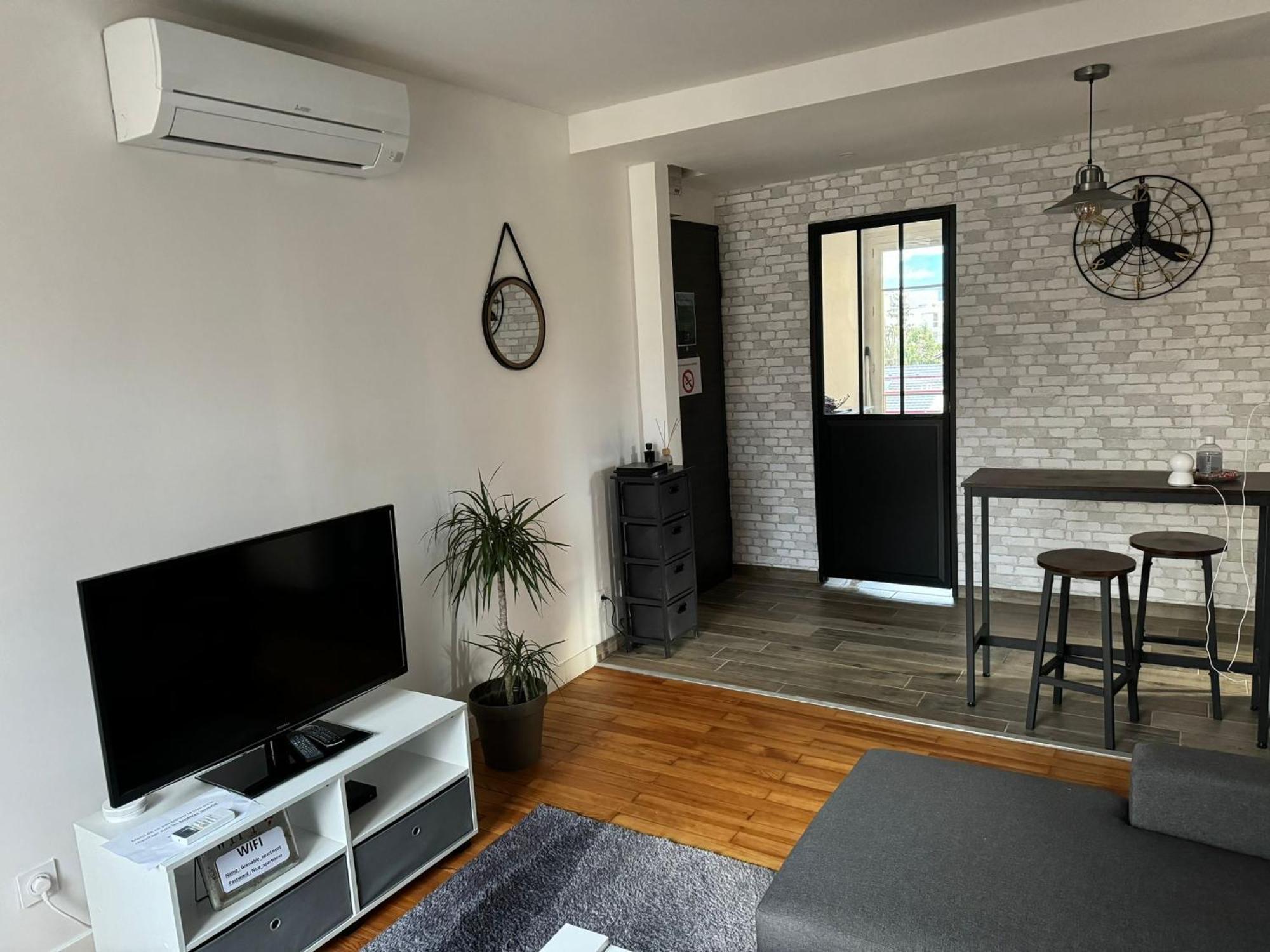 Appartement Proche Grenoble Centre Et Campus Saint-Martin-dʼHères エクステリア 写真